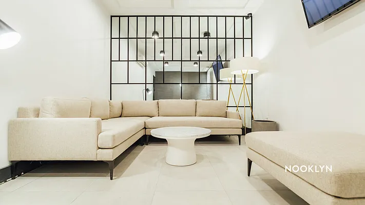 Rented by Nooklyn NYC LLC | media 86