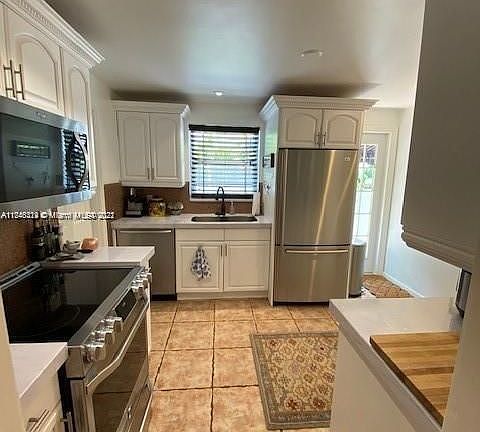 4th image of 717 NE 73rd St #0