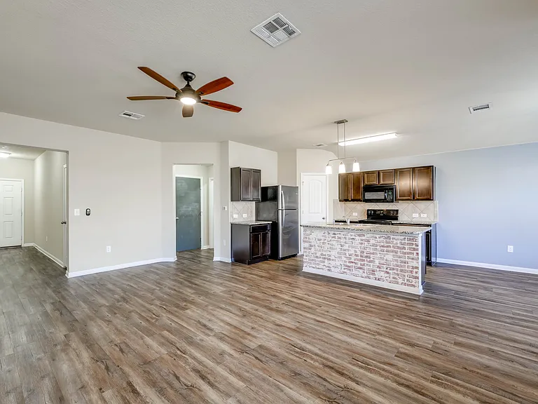 5800 Montrelia Dr — Photo 15