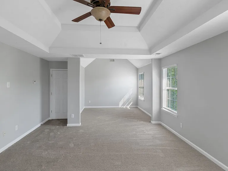 240 Dairyland Dr — Photo 18