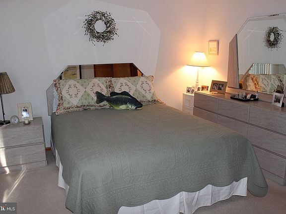 5th image of 231 Fremont Ave #5