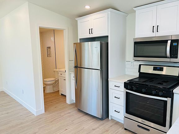 2nd image of 1733 W 29th St #B