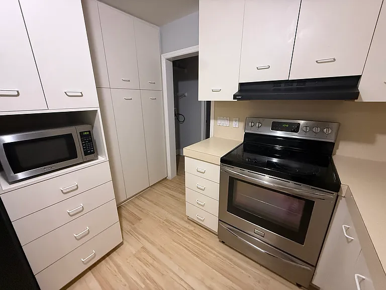 1016 W Indiana Ave — Photo 47
