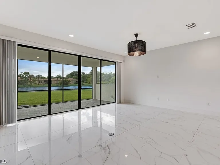 11604 Meadowrun Cir — Photo 11