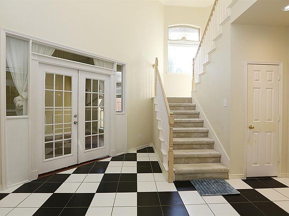 5th image of 3801 Sunflower Ln