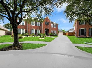 1155 Rustling Wind Ln, League City, TX 77573