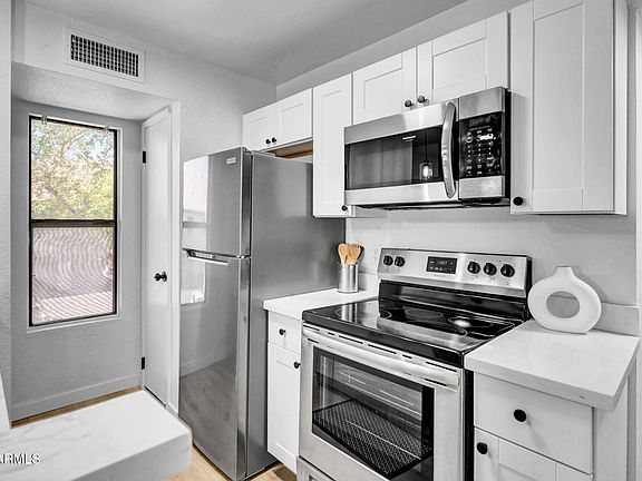 4th image of 19820 N 13TH Avenue #218