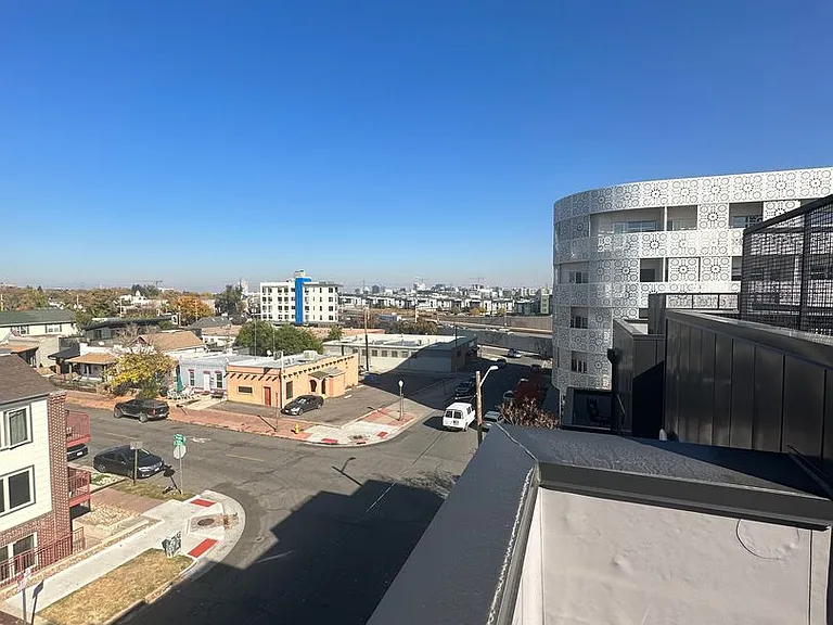 Navajo & 33rd — Photo 24
