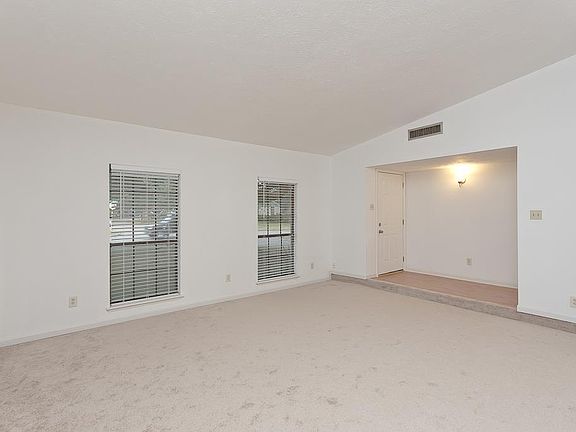 3rd image of 5015 Gretna Green Dr