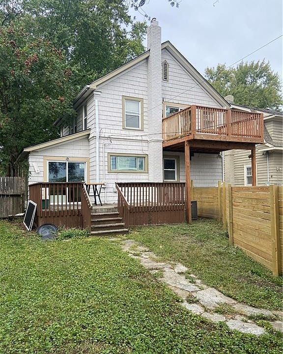 2nd image of 7129 Washington St