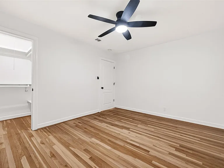 5422 Hummingbird St — Photo 33