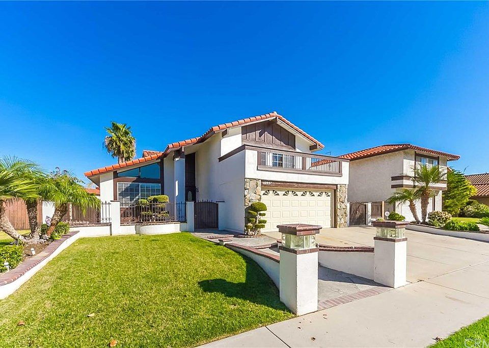 1st image of 12057 Camino Valencia