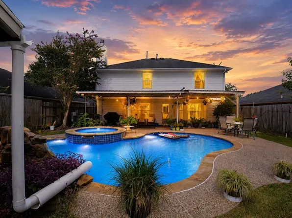 1207 Gerona Blvd, Rosenberg, TX 77471
