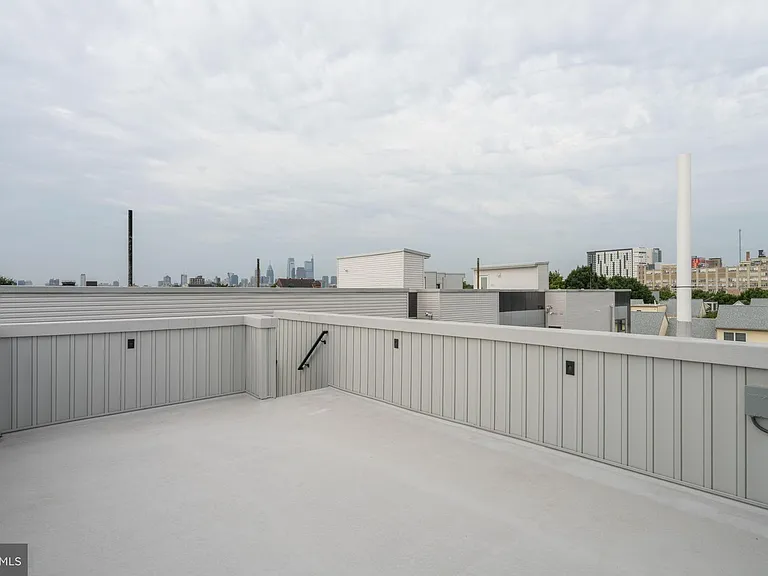 528 W Berks St #1 — Photo 24