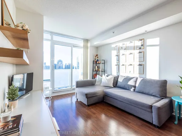 5740 Yonge St #1510, Toronto, ON M2M 0B1