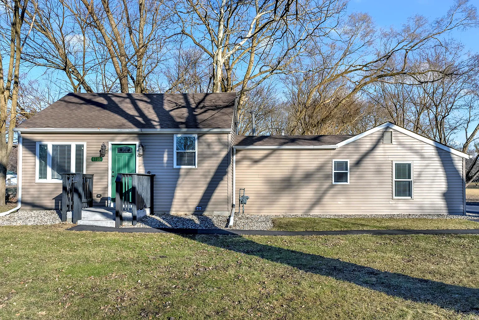 1735 S Fairbanks St photo 1