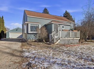 4812 Barnard Mill Rd, Ringwood, IL 60072