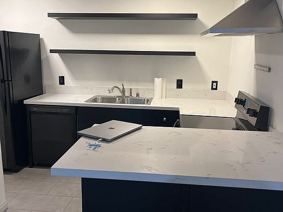 2nd image of 12014 Kling St APT 4