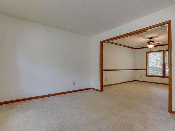 5th image of 813 McCrae Dr