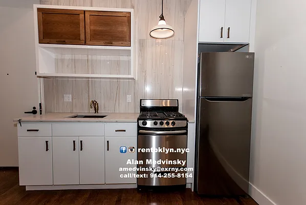 Rented by EXR | media 54