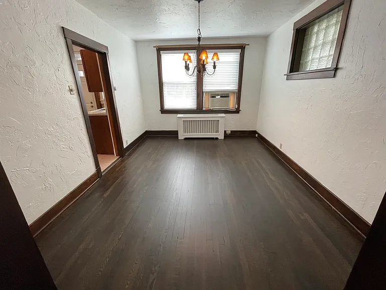 511 S Graham St — Photo 8