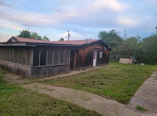 104 W Hickory St, Ozark, AR 72949