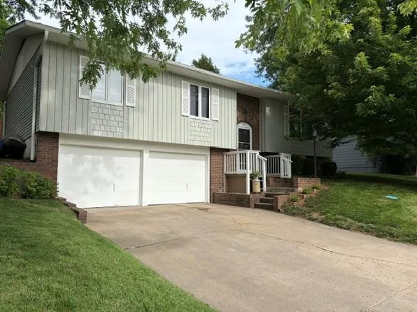 108 Westside Dr, Atchison, KS 66002