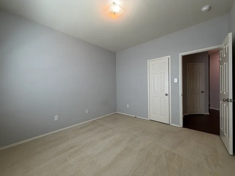 3404 Hidden Valley Dr — Photo 8