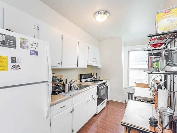 5th image of 3265 46th St #3
