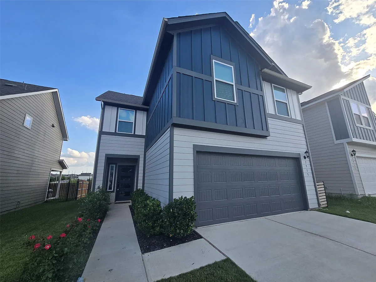Building Photo - 2913 Saint Regis Dr