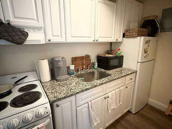 3rd image of 176 N Beacon St #1