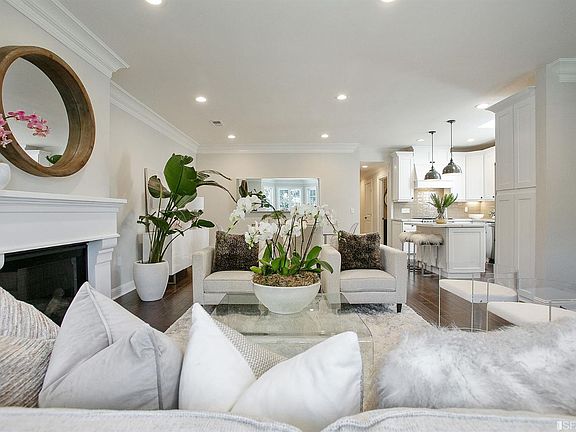 5th image of 226 Roosevelt Way #226