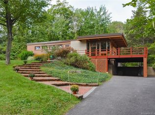 27 Rundelane, Bloomfield, CT 06002