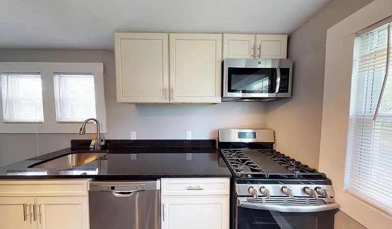 240 Lorraine Ave — Photo 8