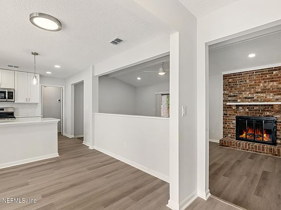 5th image of 8759 BISHOPSWOOD Drive