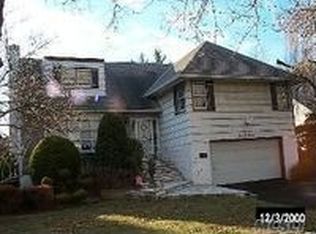 907 Carol Ct, Woodmere, NY 11598