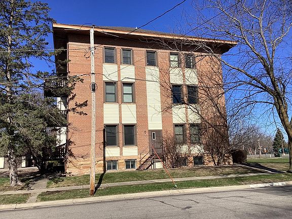 3rd image of 913 Abbott St APT 204