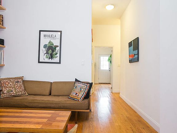 5th image of 548 Lexington Ave #1