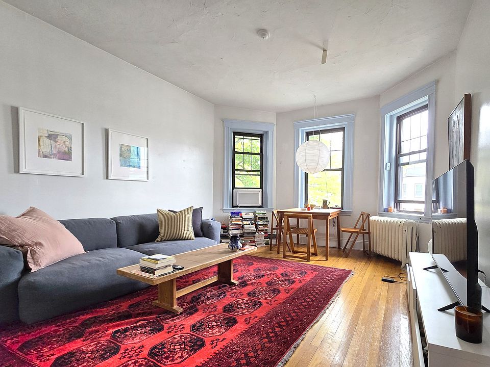 1st image of 1560 Commonwealth Ave #U8