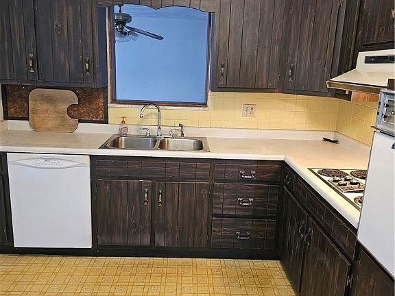 3rd image of 319 Westland Dr