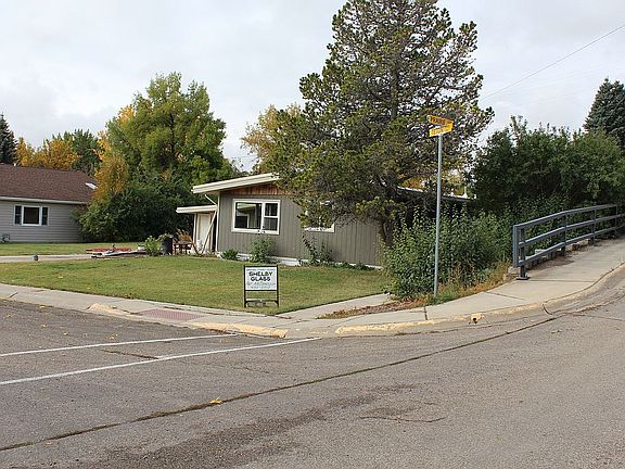 4th image of 969 Teton Ave