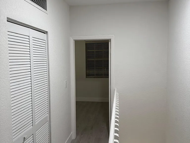 715 SW 148th Ave #610 — Photo 32
