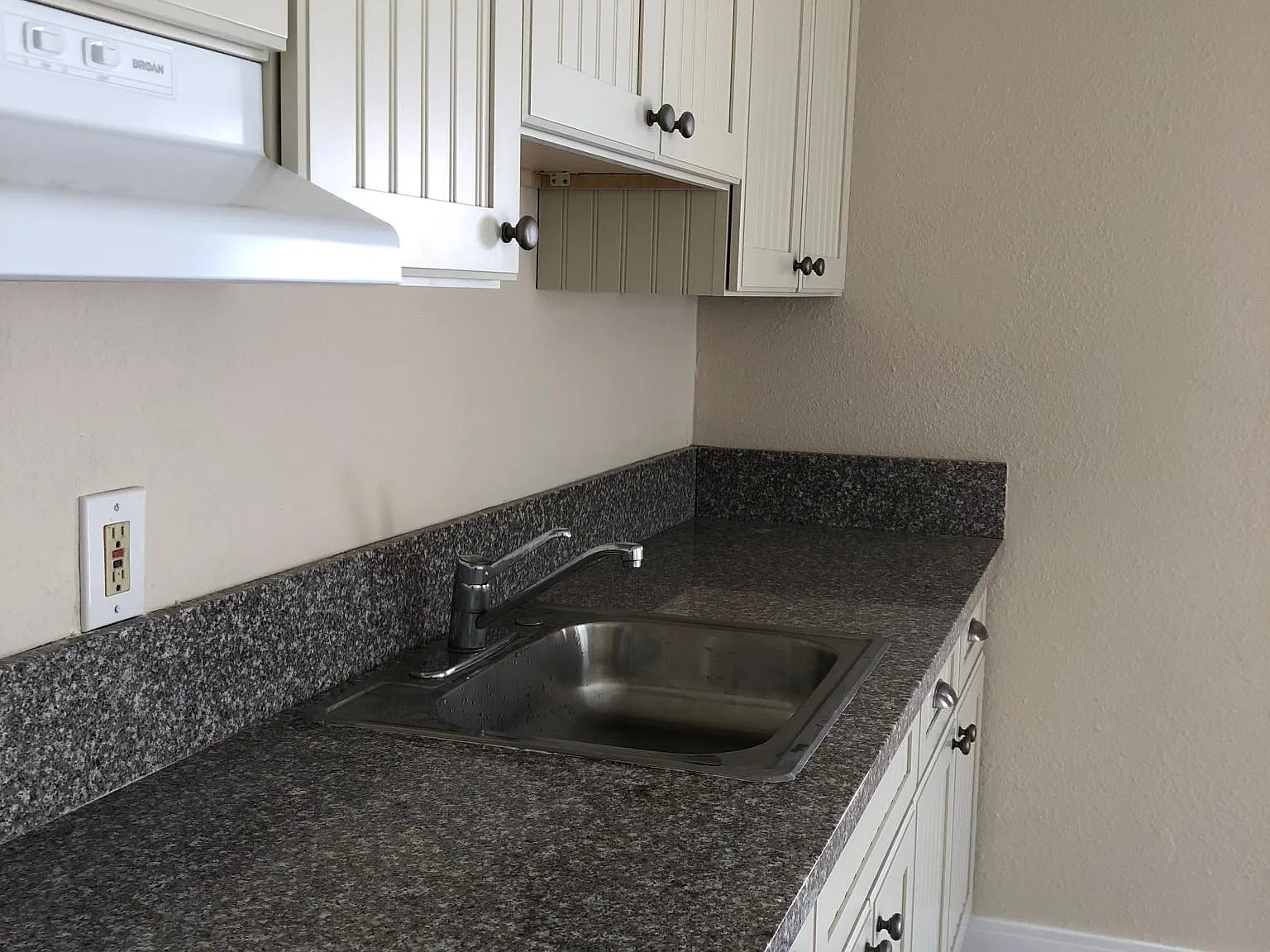 Studio, $1,299 — Photo 3