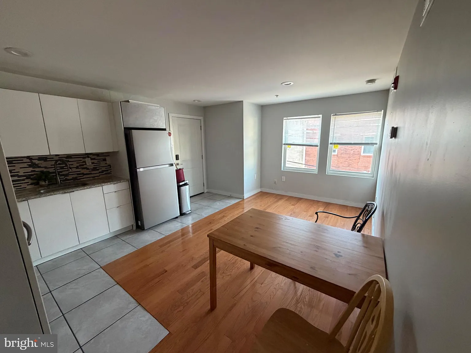 2 bed, 2.0 bath, 880 sqft, $1,600 — Photo 2