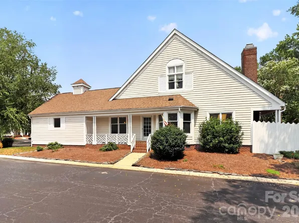 10316 Johns Towne Dr, Charlotte, NC 28210