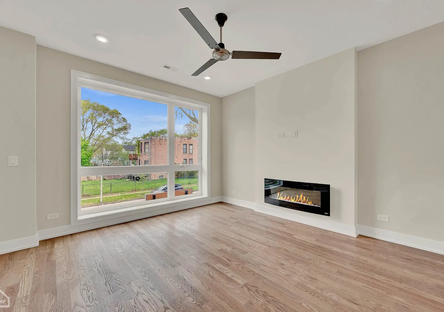 3 bed, 1600 sqft, $2,650 — Photo 2