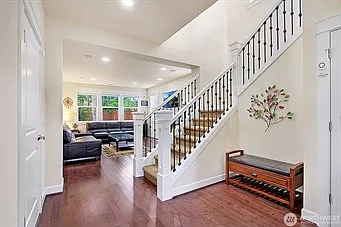 3 bed, 2.5 bath, 2300 sqft, $4,700 — Photo 3