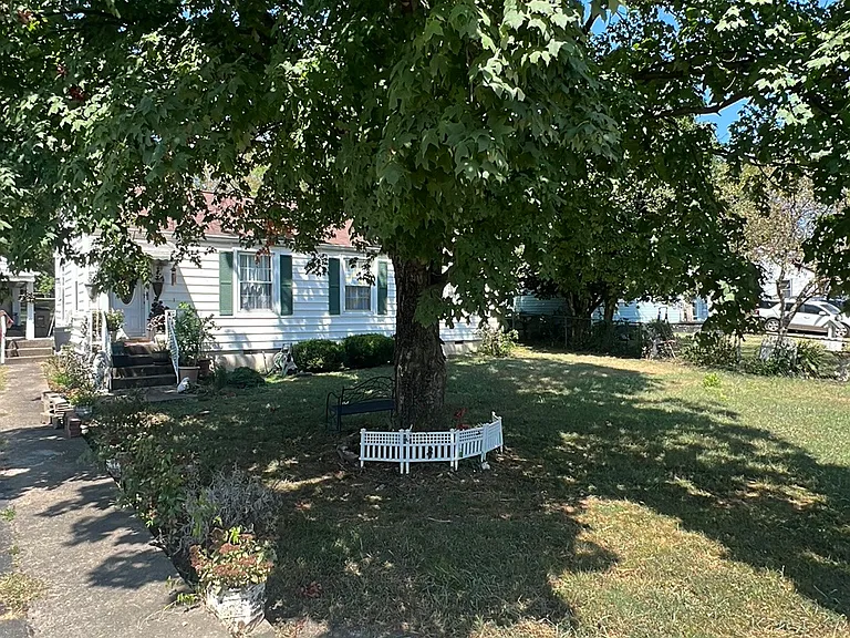 3001 Louise Dr — Photo 8