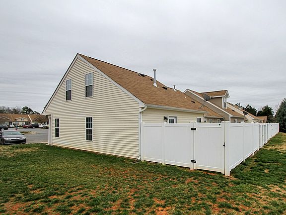 3rd image of 1623 Heather Chase Dr