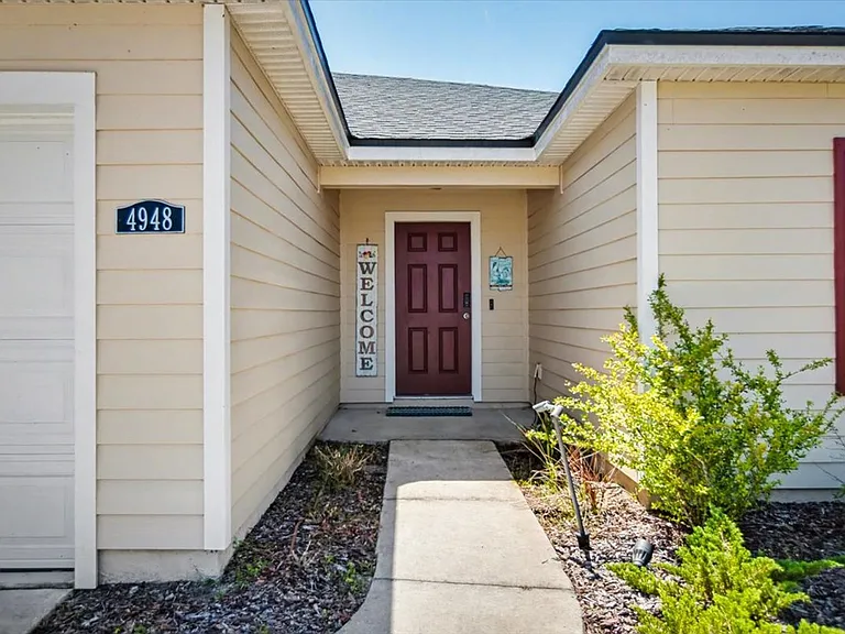4948 Big Pine Dr — Photo 4